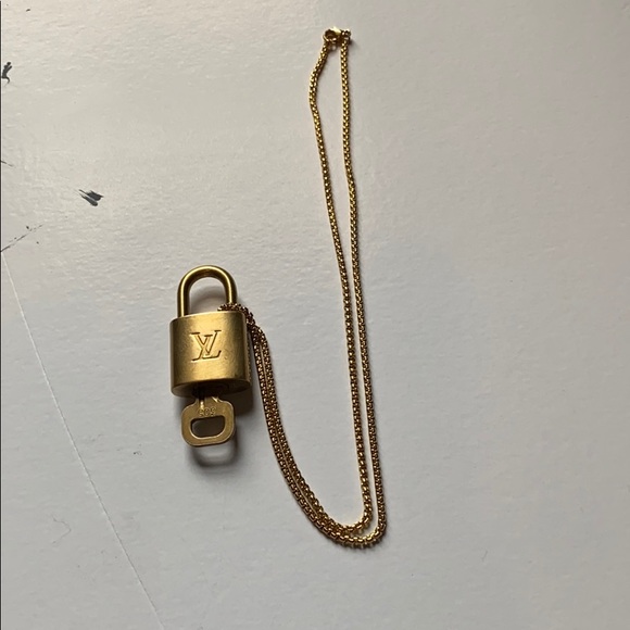 Louis Vuitton Lock & Key and Gold Necklace - Picture 6 of 6